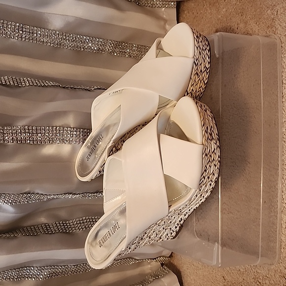 Jennifer Lopez white wedge sandals - never worn - Picture 1 of 3